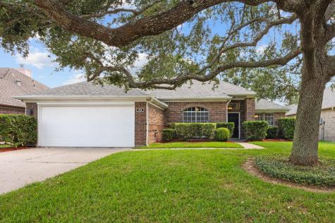 212 Wood Hollow Drive League City TX 77573