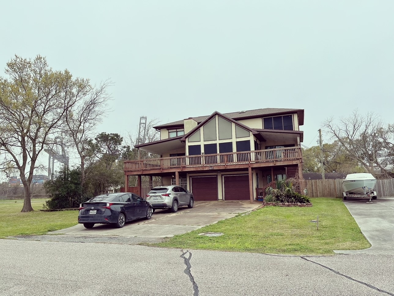 215 Bay Colony Drive La Porte TX 77571