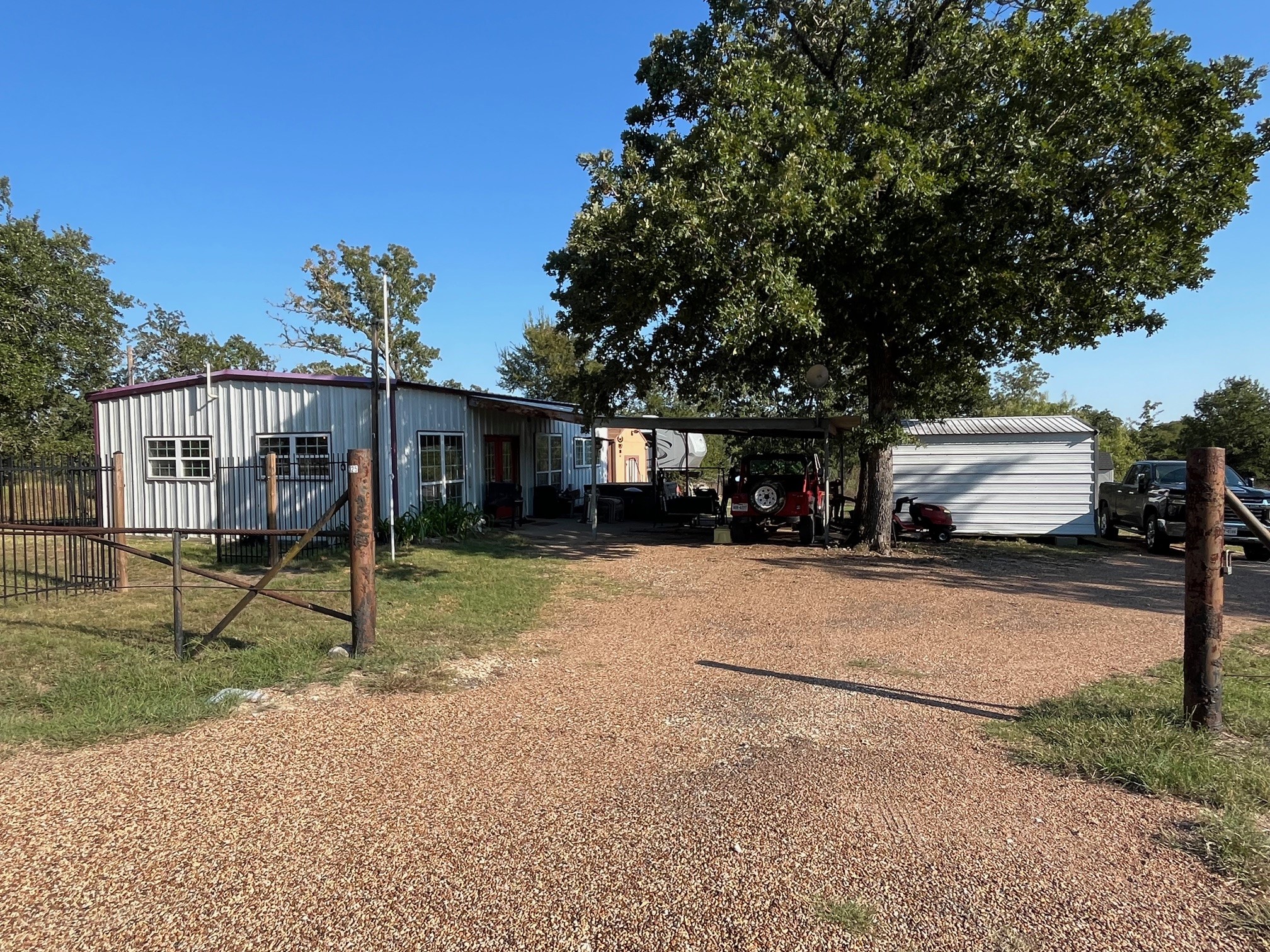 325 Apache Drive S Somerville TX 77879