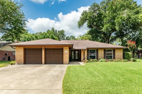 136 Nasturtium Street Lake Jackson TX 77566