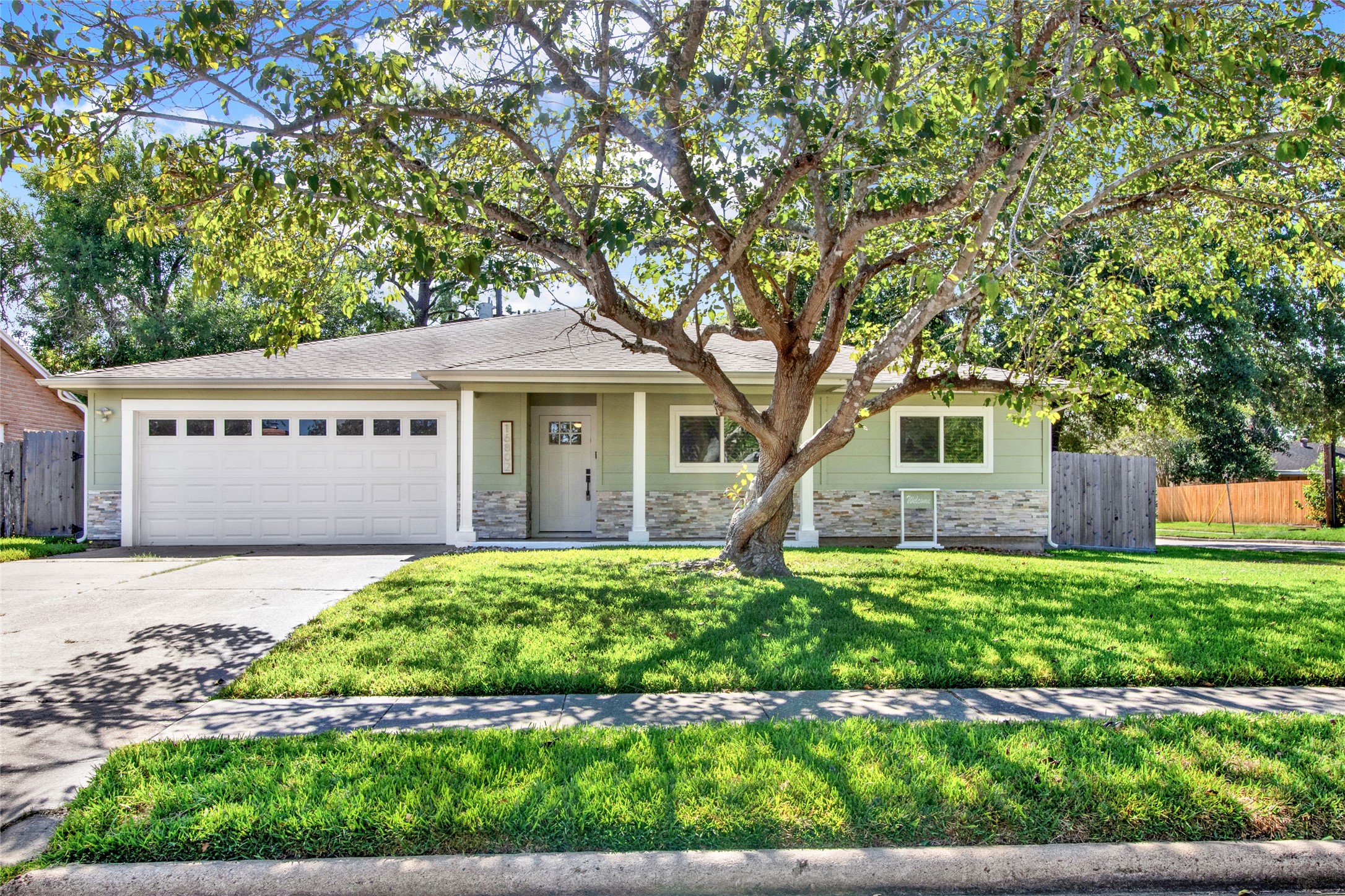 16802 David Glen Drive Friendswood TX 77546