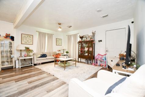16005 Old Richmond Road Sugar Land TX 77498