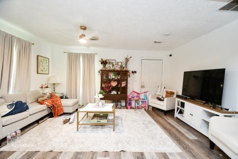 16005 Old Richmond Road Sugar Land TX 77498
