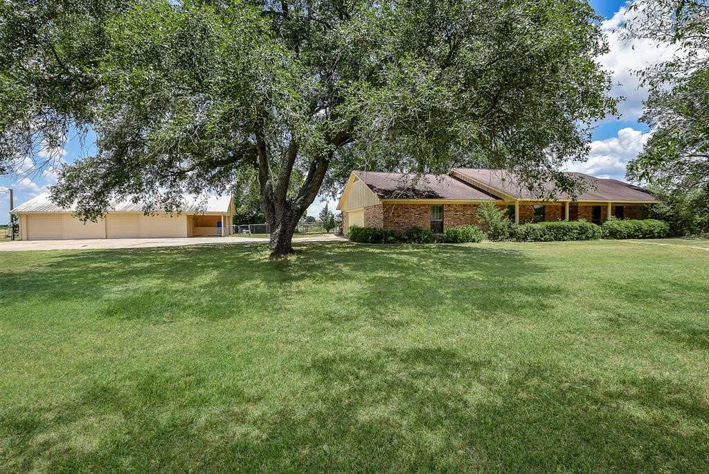 4240 Johnston Road Wallis TX 77485