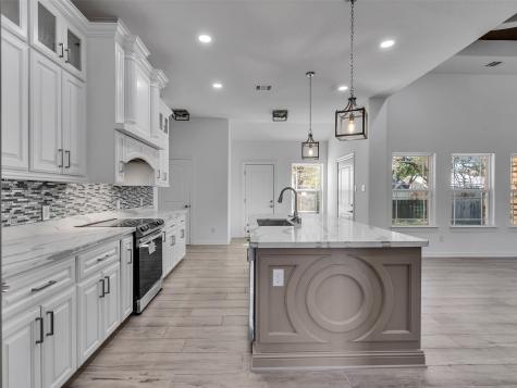 2832 Golden Avenue Bay City TX 77414