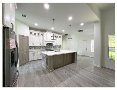 2832 Golden Avenue Bay City TX 77414