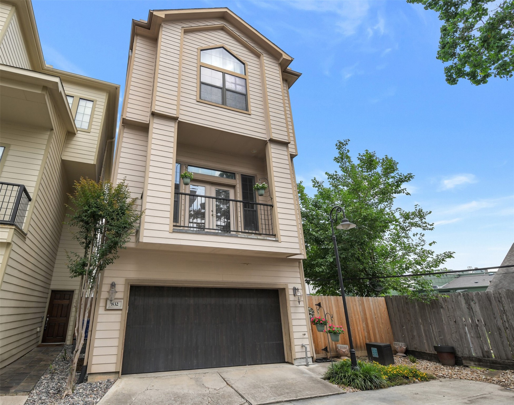 832 Garden Oaks Terrace Houston TX 77018