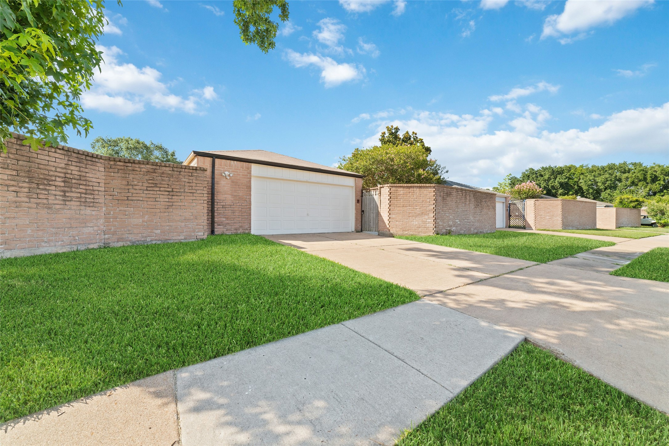 15826 Los Altos Drive Houston TX 77083