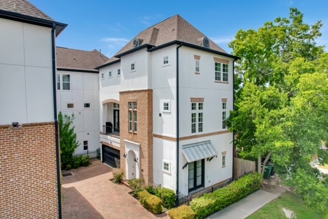 2205 Roy Street Houston TX 77007