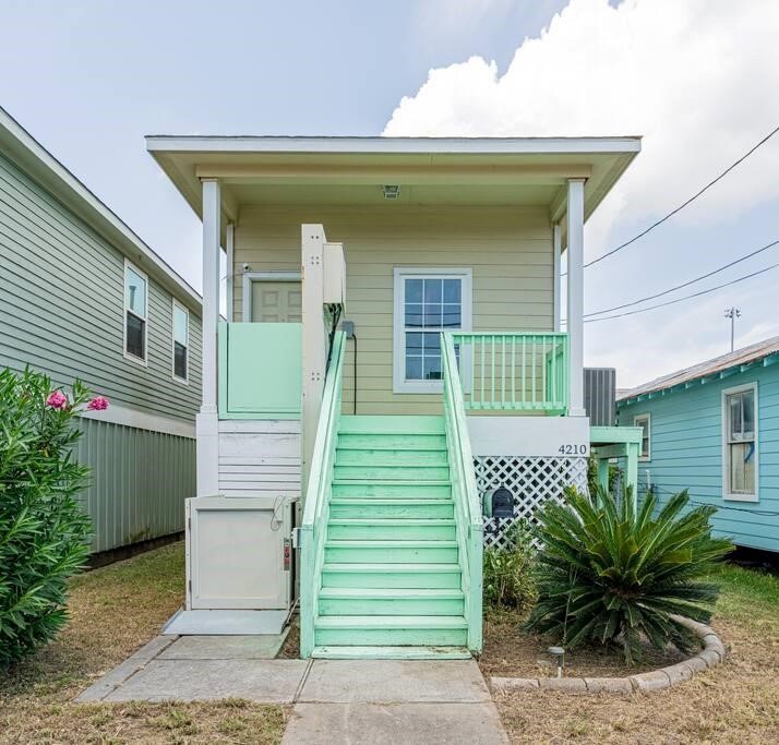 4210 Church Street Galveston TX 77550