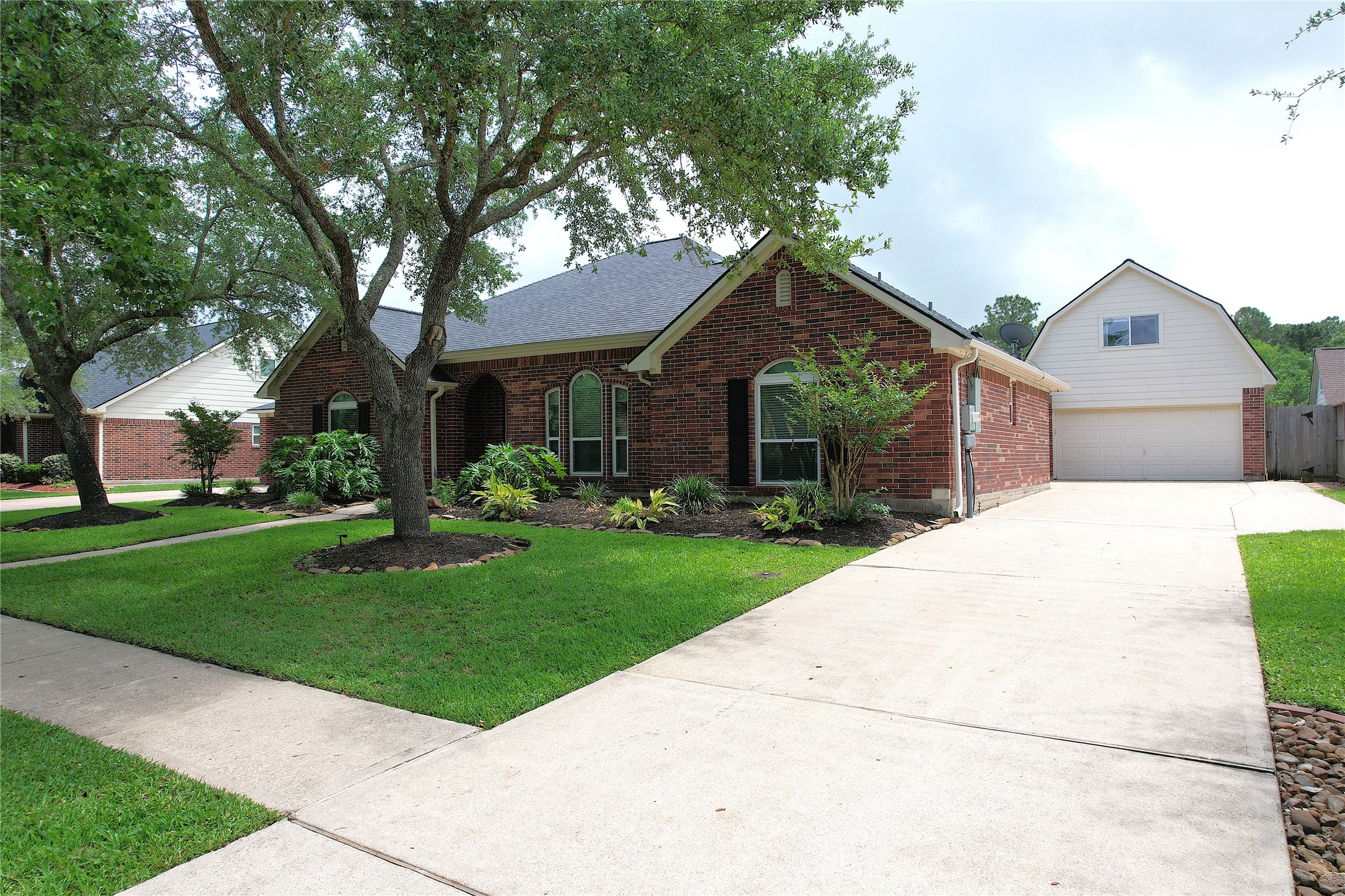308 Oak Creek Court League City TX 77573