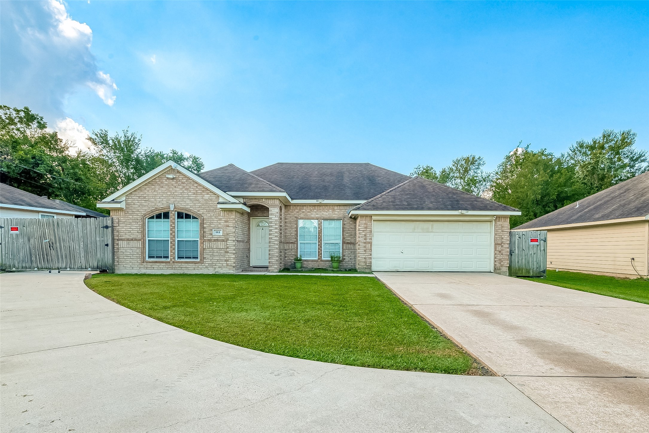 113 W Shreck Street Baytown TX 77520