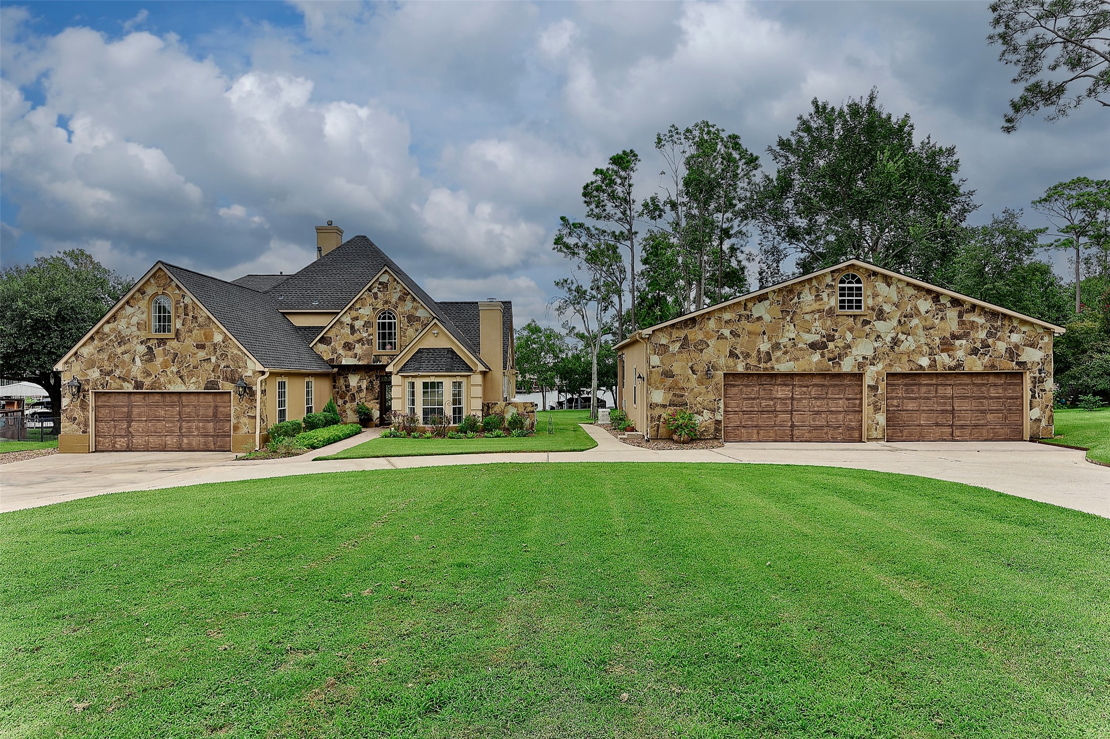 12456 Marina Loop Willis TX 77318