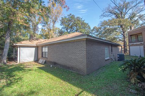 1300 W Church Street 12 Livingston TX 77351
