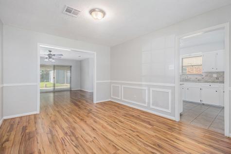 1920 Crooked Creek Lane Pearland TX 77581