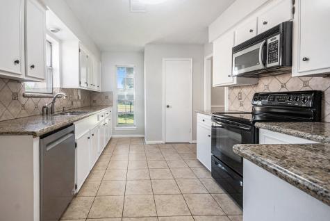 1920 Crooked Creek Lane Pearland TX 77581