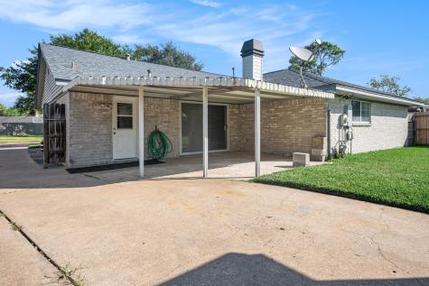 1920 Crooked Creek Lane Pearland TX 77581