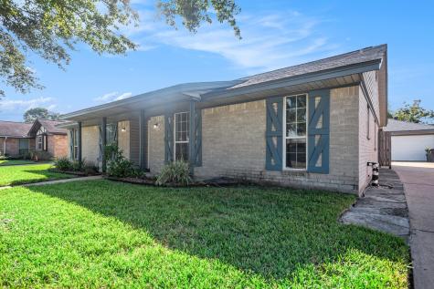 1920 Crooked Creek Lane Pearland TX 77581