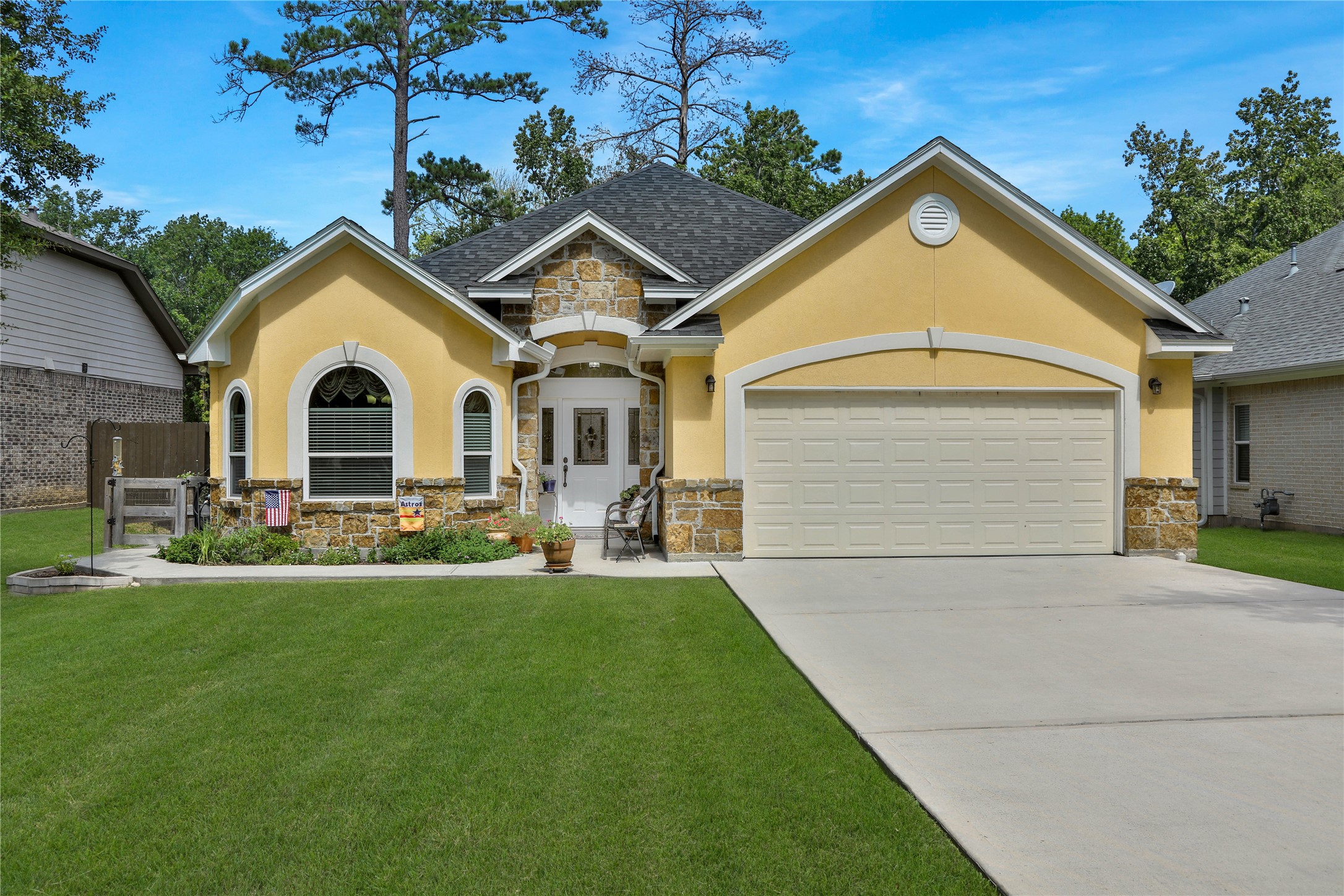2371 La Salle Woods Conroe TX 77304