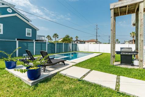 16547 Jolly Roger Road Jamaica Beach TX 77554
