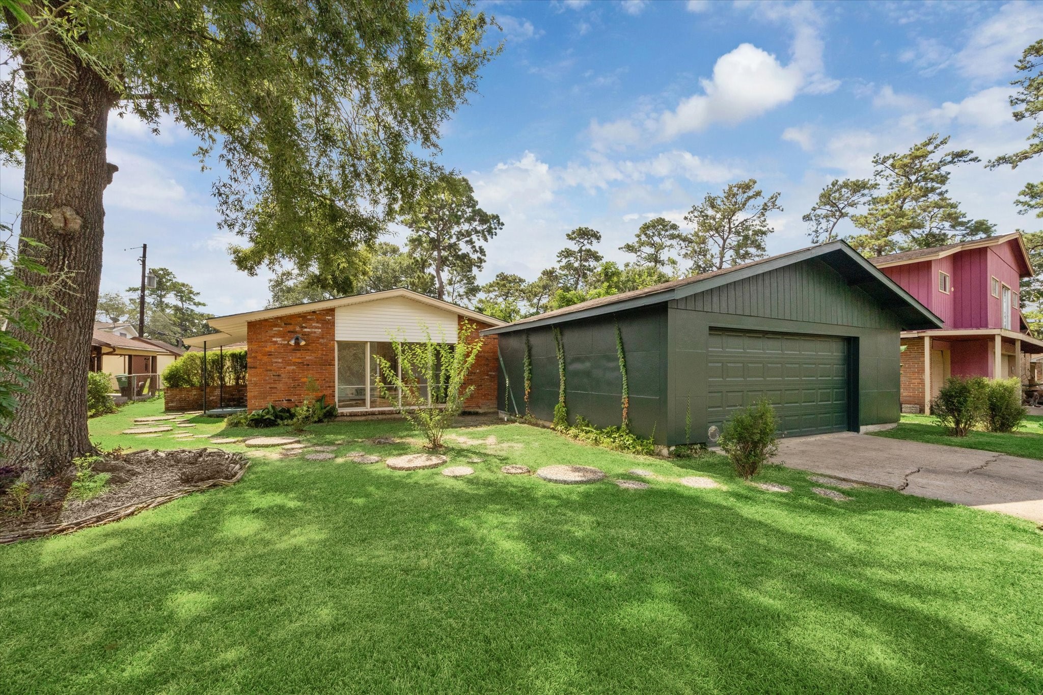 10 Pine Creek Court Houston TX 77017