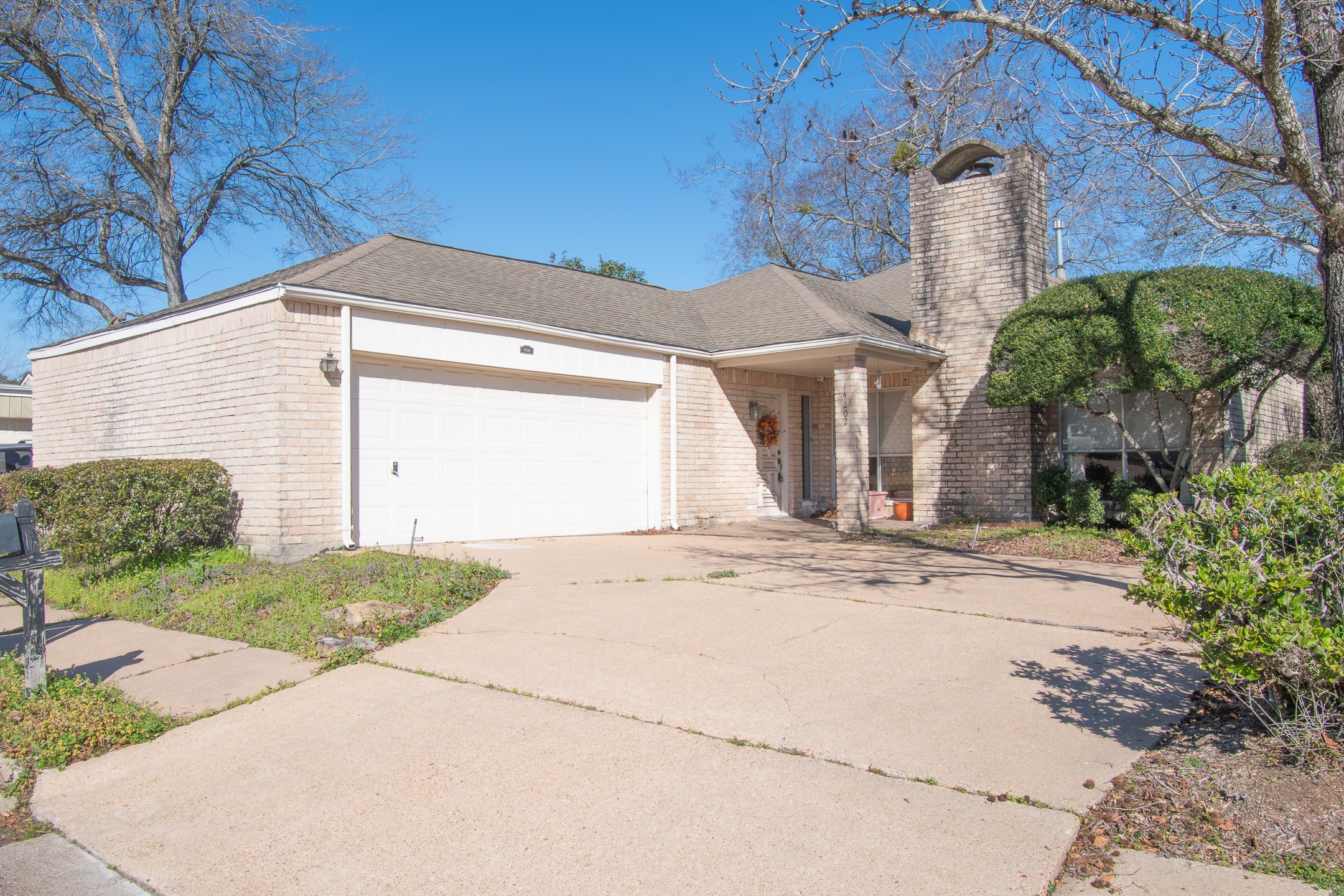 14202 Hillvale Drive Houston TX 77077