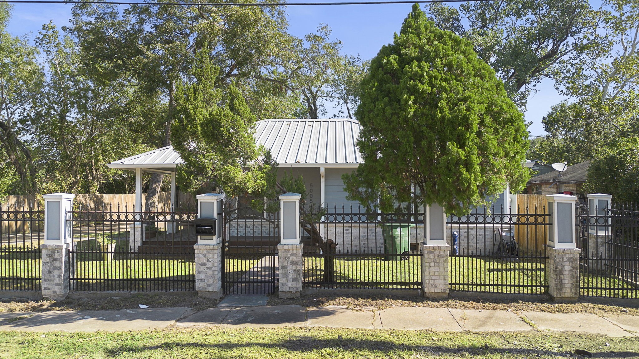 5005 Park Drive Houston TX 77023