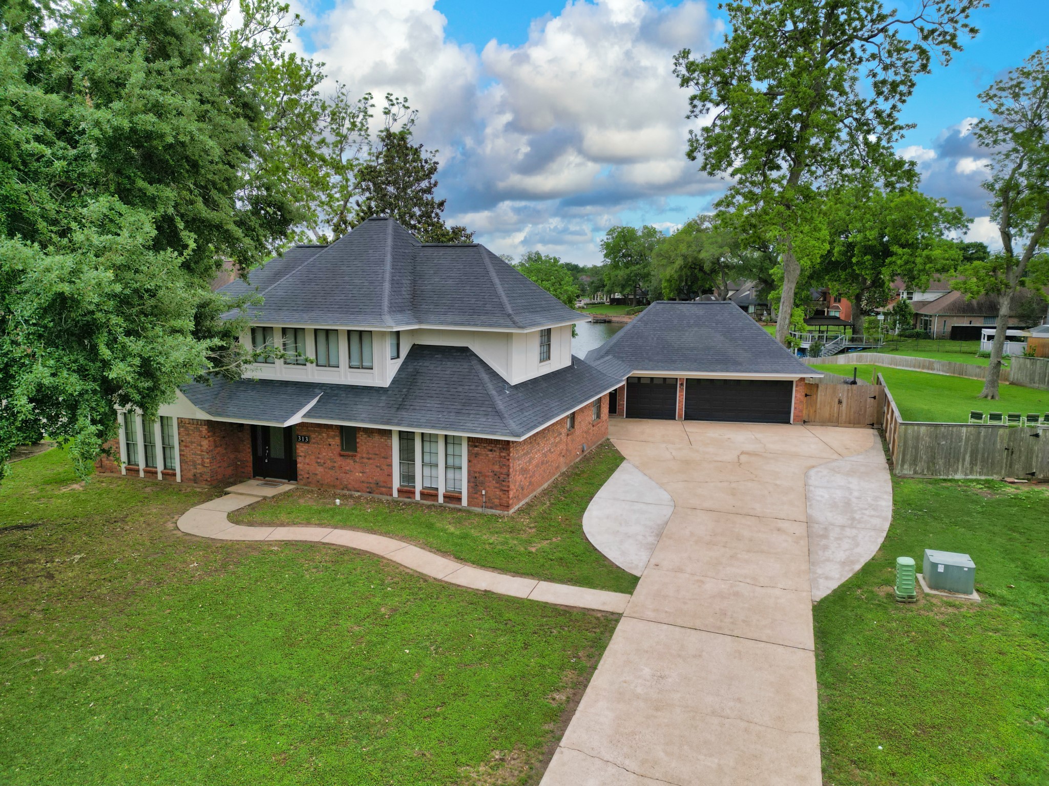 313 Juniper Street Lake Jackson TX 77566