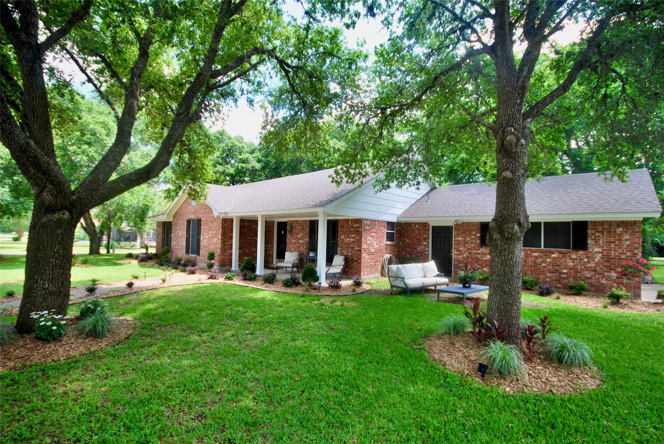 417 S Faires Street Flatonia TX 78941
