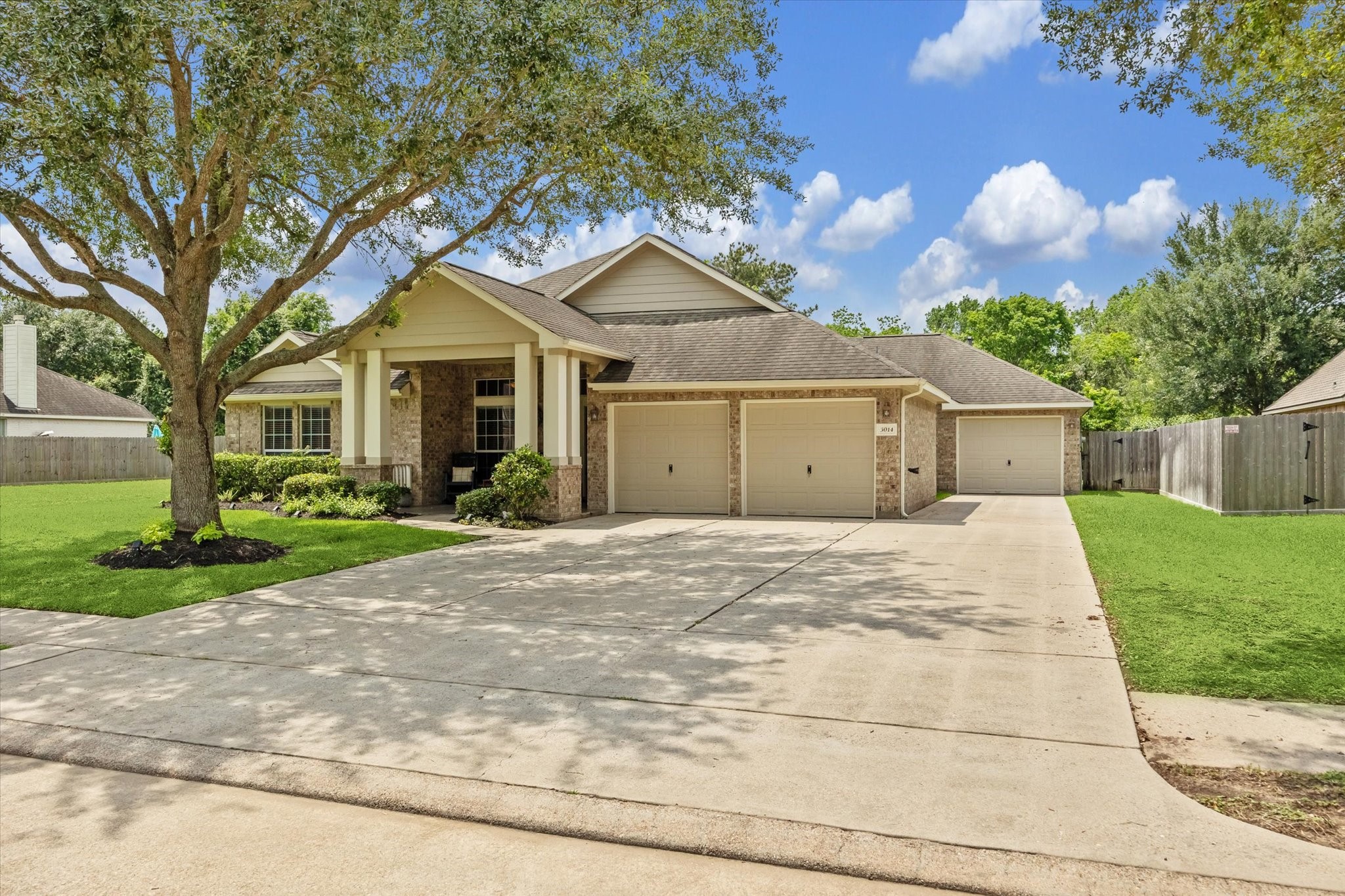 3014 Ivydale Road Pearland TX 77581