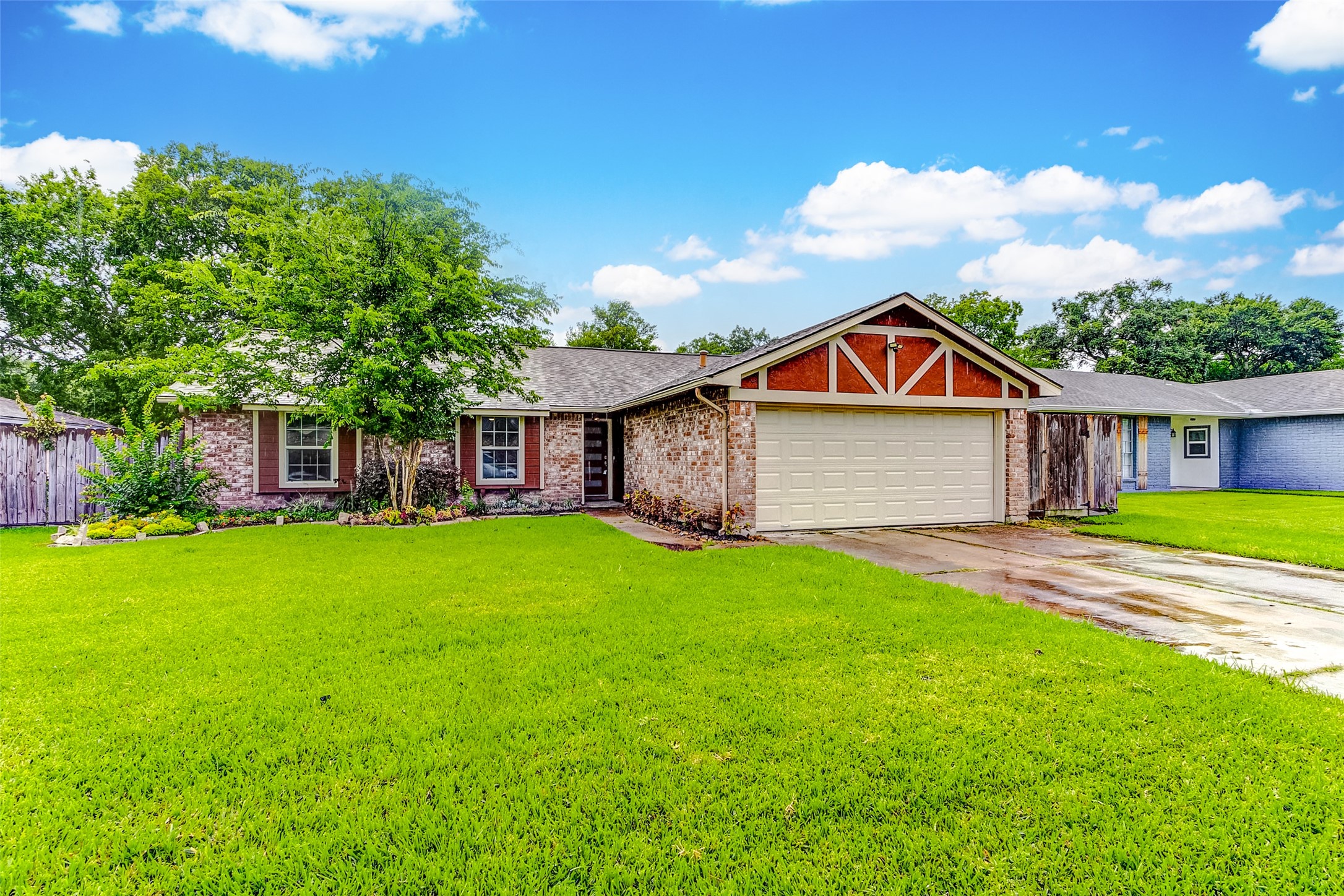 5302 Appleblossom Lane Friendswood TX 77546