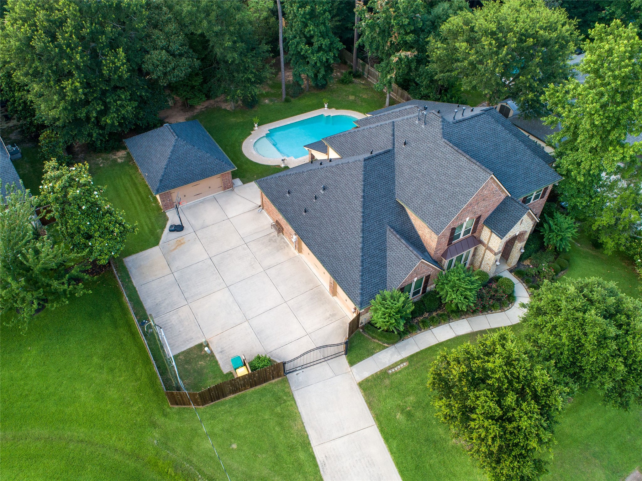 10111 Logan Grove Court Conroe TX 77302