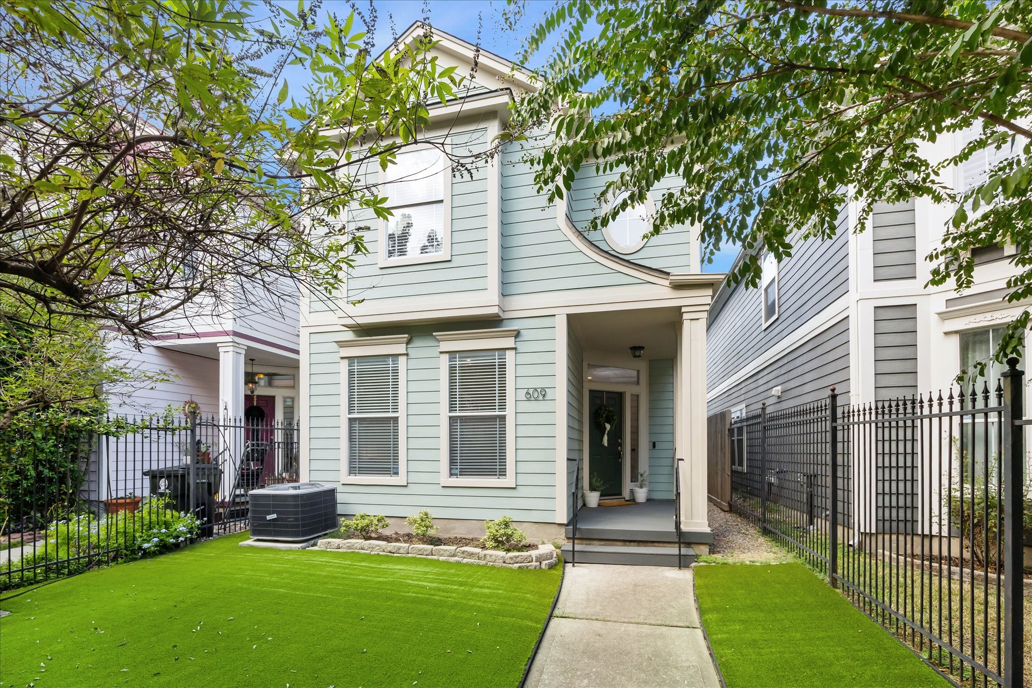 609 W 20th Street Houston TX 77008