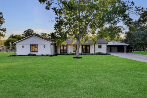 404 Chester Drive Friendswood TX 77546