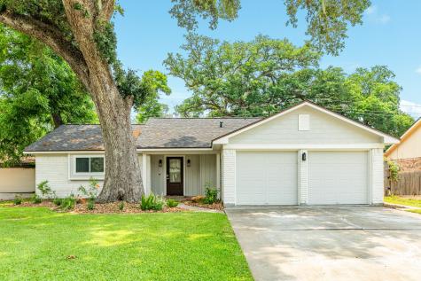 108 Daffodil Street Lake Jackson TX 77566