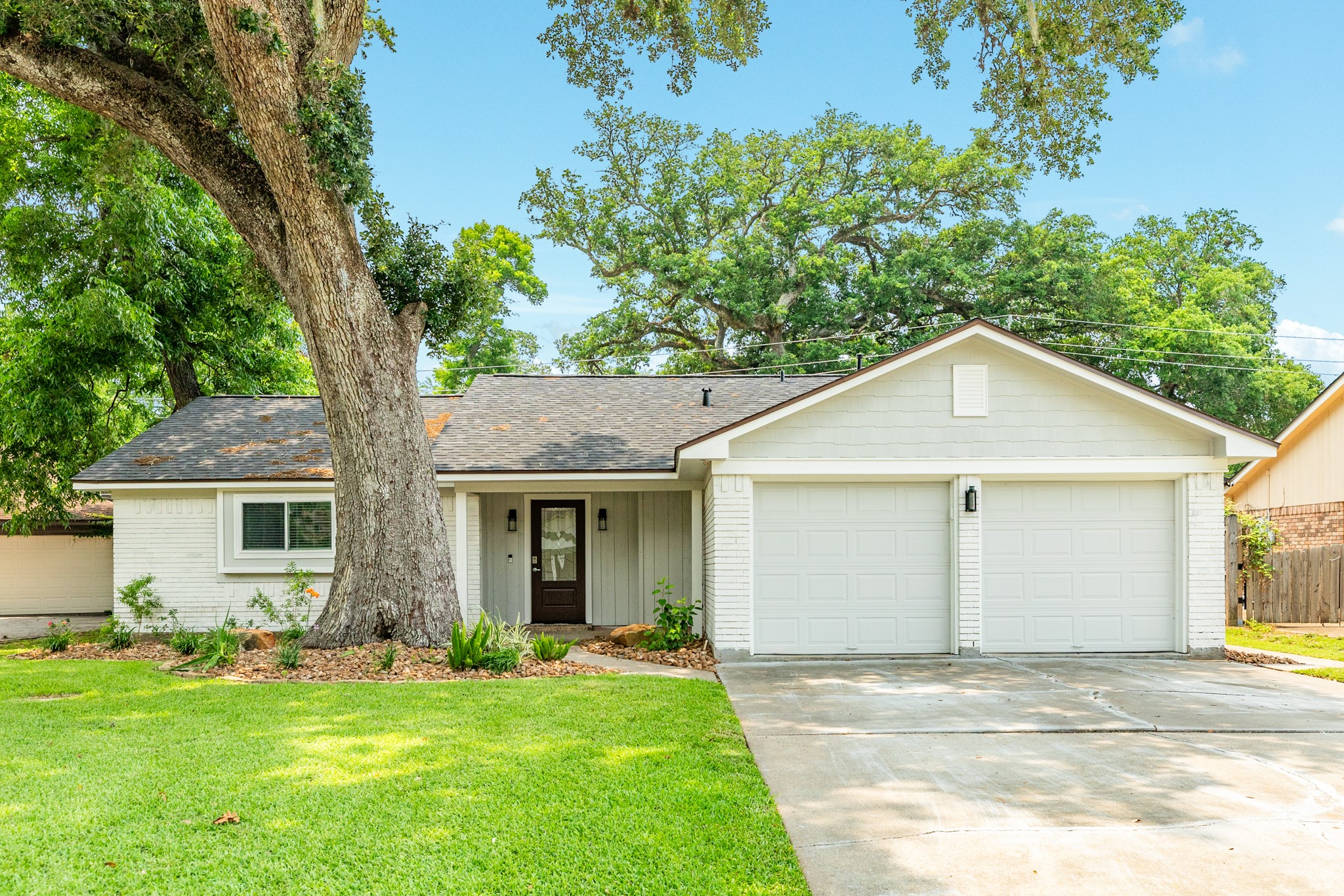 108 Daffodil Street Lake Jackson TX 77566