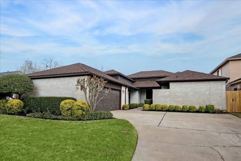 85 Crestwood Circle Sugar Land TX 77478