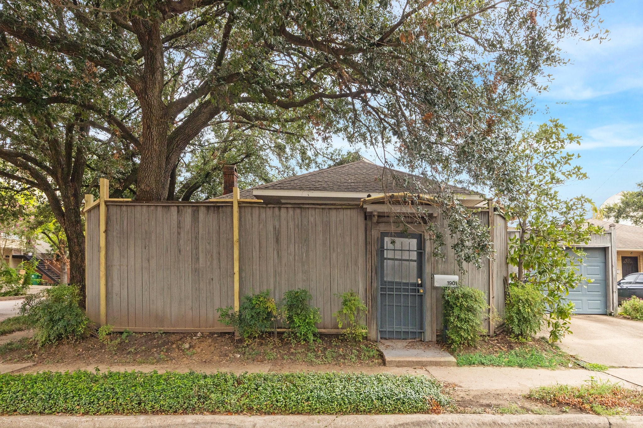 1901 Dunlavy Street Houston TX 77006