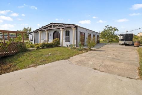 311 Bayside Drive Anahuac TX 77514