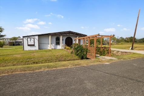 311 Bayside Drive Anahuac TX 77514