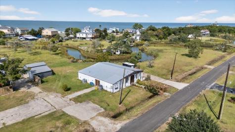 311 Bayside Drive Anahuac TX 77514