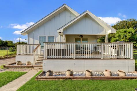 326 1st Avenue N Texas City TX 77590