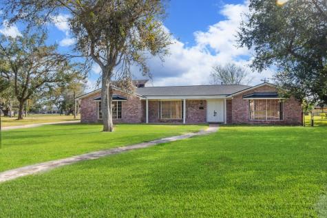 125 Spruce Street Lake Jackson TX 77566
