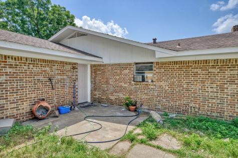 1927 Highway 75 N Madisonville TX 77864