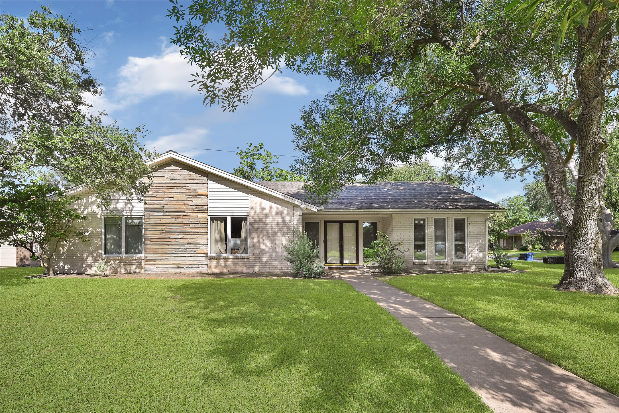 1523 20th Avenue N Texas City TX 77590