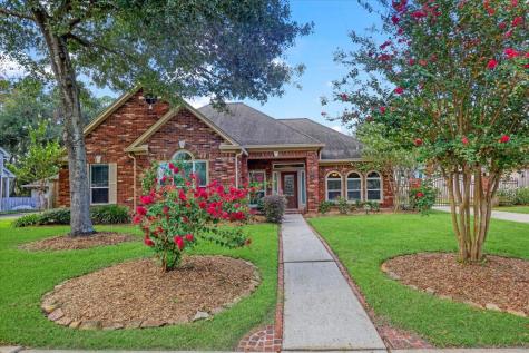 1402 Blueberry Lane Friendswood TX 77546
