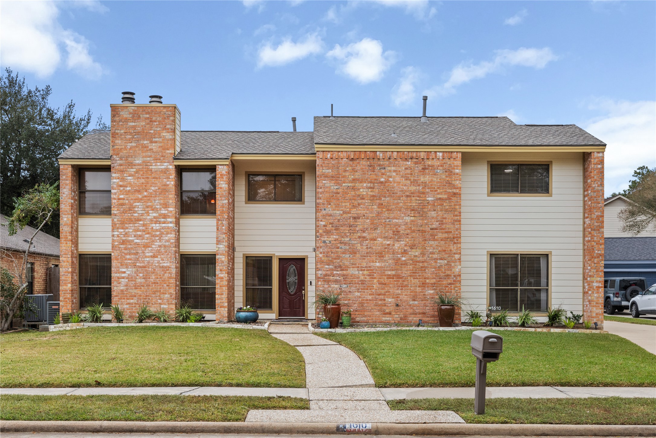 1610 E Hedgecroft Drive El Lago TX 77586
