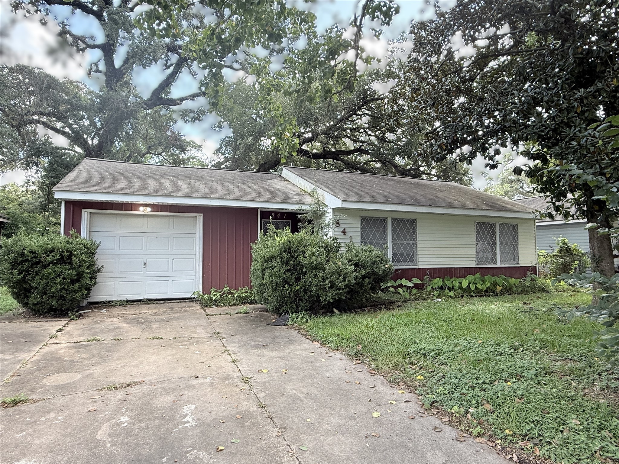 841 Magnolia Street Lake Jackson TX 77566