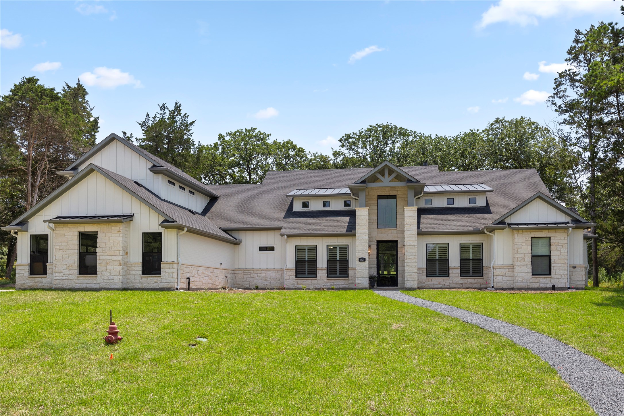 1607 N Falls Drive New Ulm TX 78950