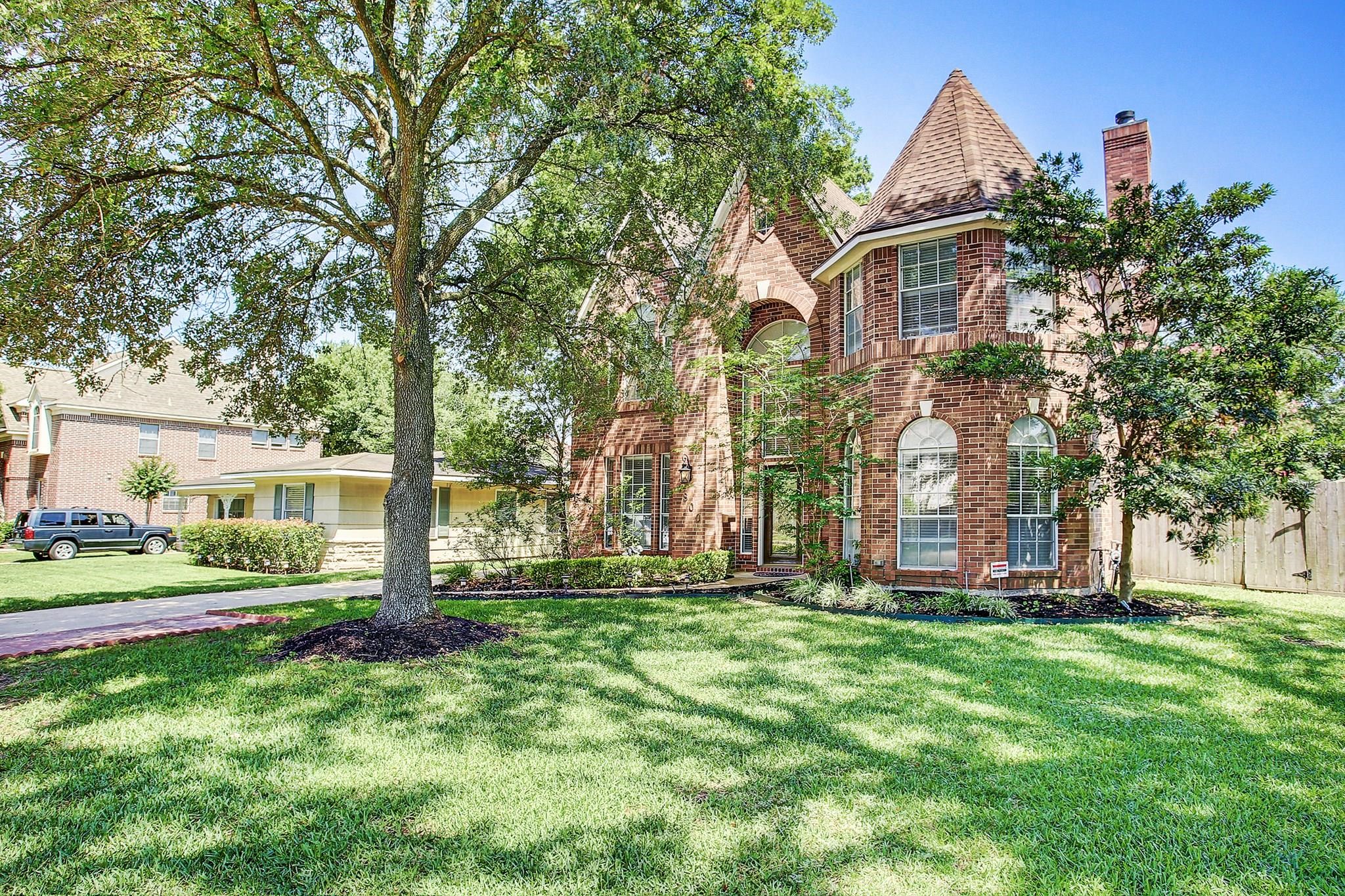4800 Holly Street Bellaire TX 77401